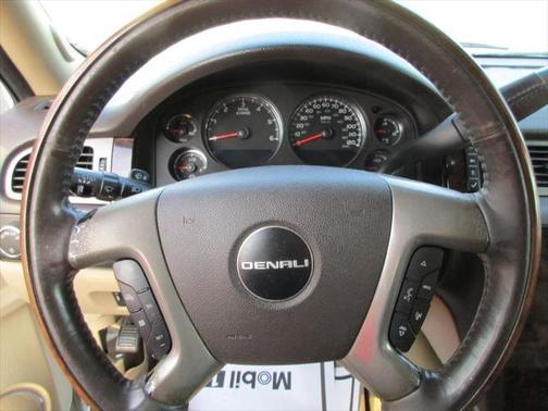 2009 GMC Yukon XL Denali