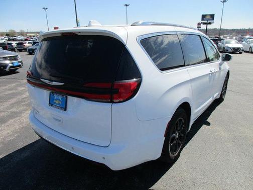 2021 Chrysler Pacifica Touring L