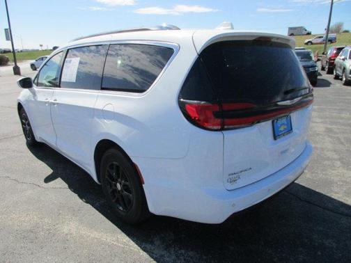 2021 Chrysler Pacifica Touring L
