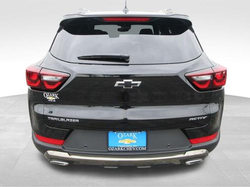 Mosaic Black Metallic 2026 Chevrolet Trailblazer ACTIV