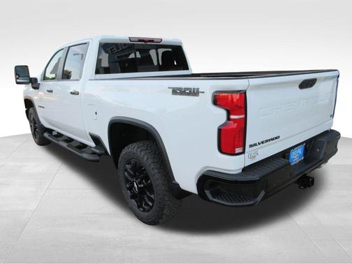 Summit White 2026 Chevrolet Silverado 2500 LT