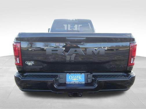 2025 RAM 3500 Big Horn Crew Cab 4x4 8' Box