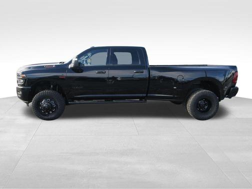 2025 RAM 3500 Big Horn Crew Cab 4x4 8' Box