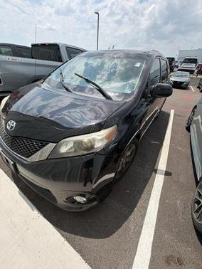 Black 2014 Toyota Sienna SE