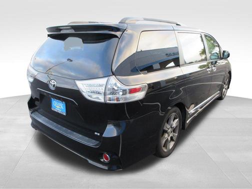 Black 2014 Toyota Sienna SE