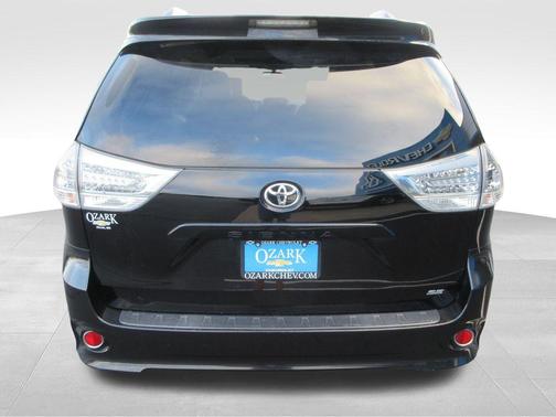 Black 2014 Toyota Sienna SE