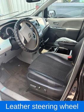 Black 2014 Toyota Sienna SE