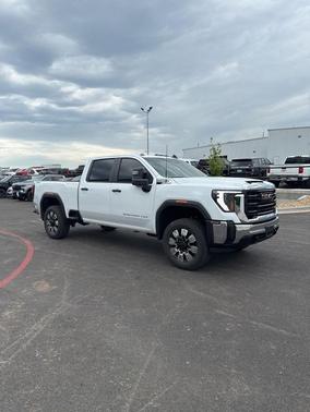 Summit White 2026 GMC Sierra 2500 Pro
