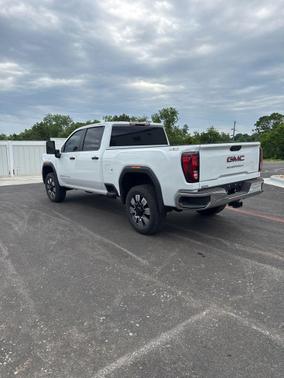 Summit White 2026 GMC Sierra 2500 Pro