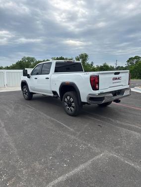 Summit White 2026 GMC Sierra 2500 Pro
