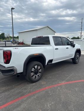 Summit White 2026 GMC Sierra 2500 Pro