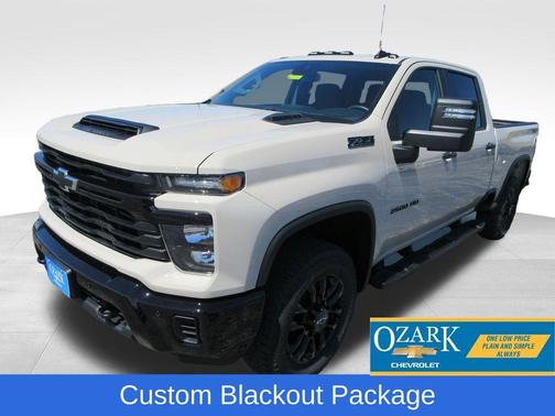 White Sand 2026 Chevrolet Silverado 2500 Custom