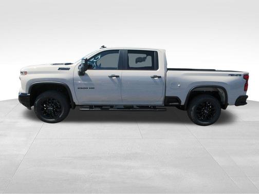 White Sand 2026 Chevrolet Silverado 2500 Custom