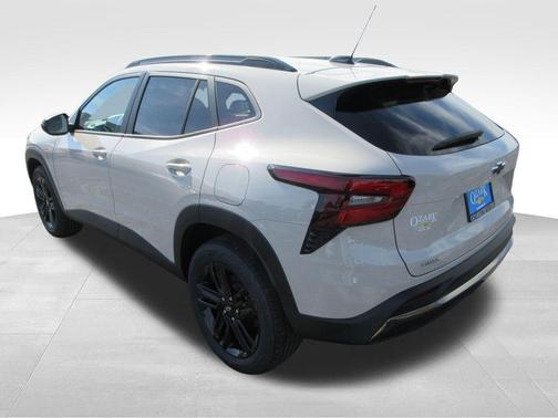 White Sand 2026 Chevrolet Trax ACTIV