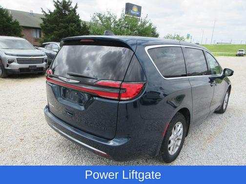 2023 Chrysler Pacifica Touring-L