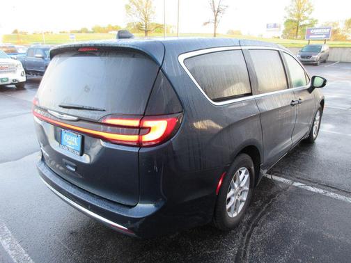 Fathom Blue Pearlcoat 2023 Chrysler Pacifica Touring-L