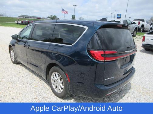 2023 Chrysler Pacifica Touring-L