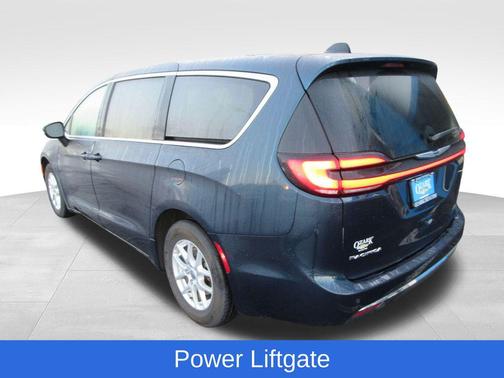 Fathom Blue Pearlcoat 2023 Chrysler Pacifica Touring-L