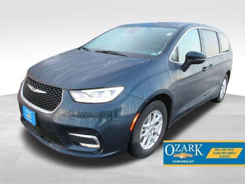 Fathom Blue Pearlcoat 2023 Chrysler Pacifica Touring-L