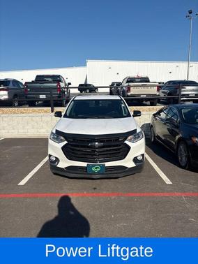 Iridescent Pearl Tricoat 2020 Chevrolet Traverse LT Leather