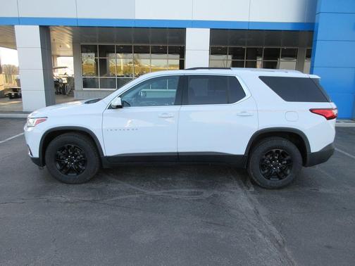 Summit White 2018 Chevrolet Traverse LT Cloth
