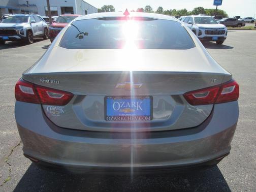 Mineral Gray Metallic 2023 Chevrolet Malibu LT