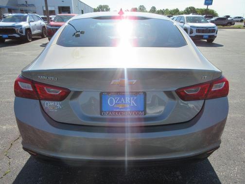 Mineral Gray Metallic 2023 Chevrolet Malibu LT