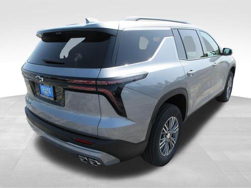 Sterling Gray Metallic 2026 Chevrolet Traverse LT