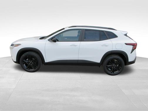 Summit White 2026 Chevrolet Trax ACTIV