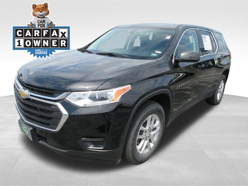 Mosaic Black Metallic 2020 Chevrolet Traverse LS