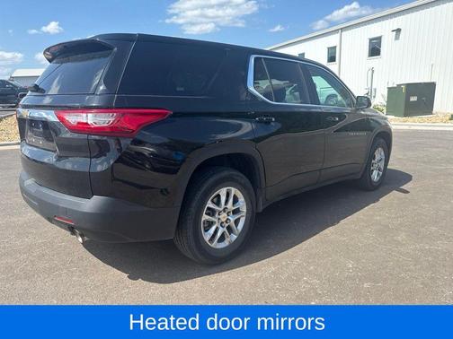 Mosaic Black Metallic 2020 Chevrolet Traverse LS