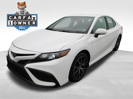 Ice 2024 Toyota Camry SE