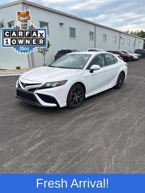 Ice 2024 Toyota Camry SE