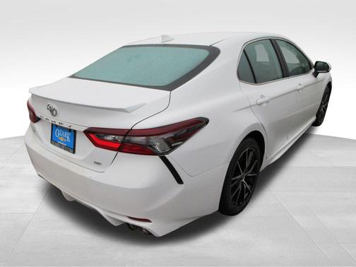 Ice 2024 Toyota Camry SE