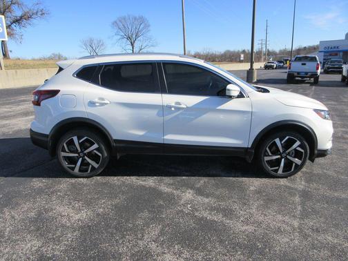 2020 Nissan Rogue Sport SL