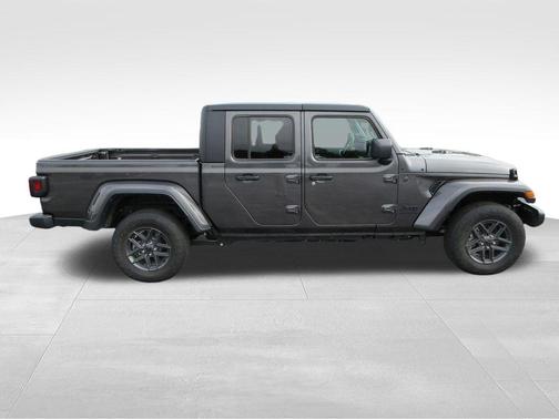 Granite Crystal Clearcoat Metallic 2024 Jeep Gladiator Sport
