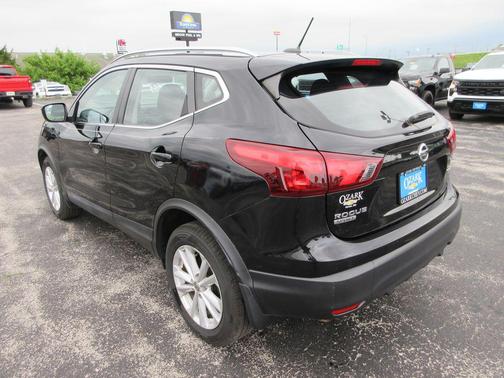 Magnetic Black 2017 Nissan Rogue Sport SV