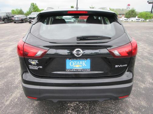 Magnetic Black 2017 Nissan Rogue Sport SV