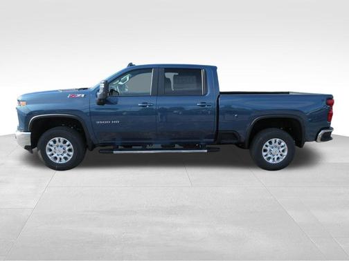 Lakeshore Blue Metallic 2026 Chevrolet Silverado 3500 LT