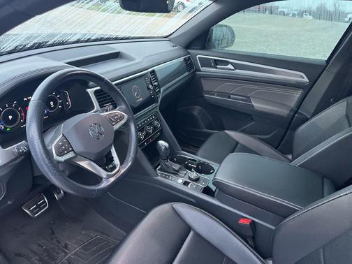2022 Volkswagen Atlas Cross Sport 3.6L V6 SEL R-Line