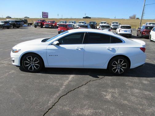 2021 Chevrolet Malibu FWD RS
