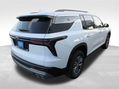 Summit White 2026 Chevrolet Traverse LT