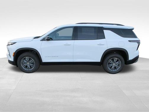 Summit White 2026 Chevrolet Traverse LT