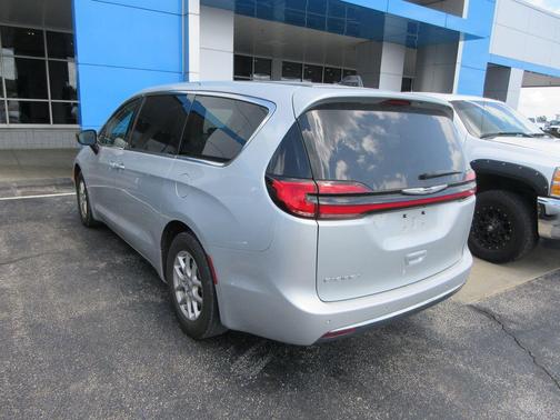 Silver Mist Clearcoat 2024 Chrysler Pacifica Touring-L