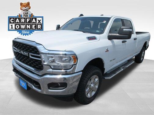 Bright White Clearcoat 2024 RAM 2500 Big Horn
