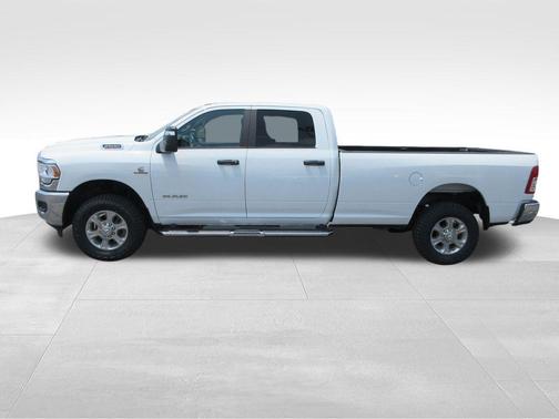 Bright White Clearcoat 2024 RAM 2500 Big Horn