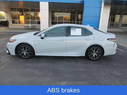 2023 Toyota Camry SE