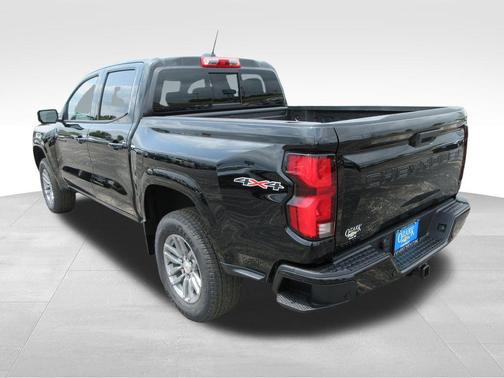Black 2026 Chevrolet Colorado LT