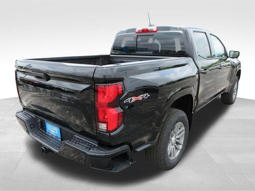 Black 2026 Chevrolet Colorado LT