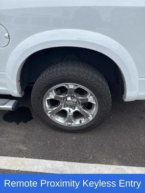 Bright White Clearcoat 2015 RAM 1500 Laramie